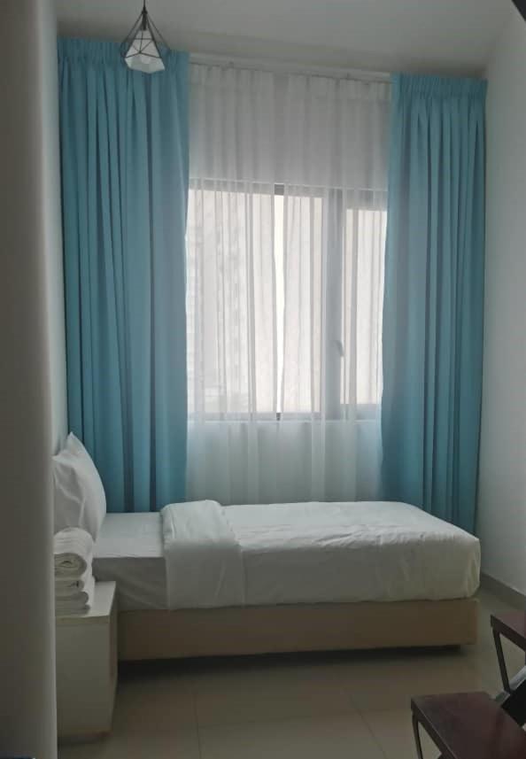 Yy48 Hotel 2 Mins Walk From Masjid Jamek Lrt Station Kuala Lumpur Ngoại thất bức ảnh
