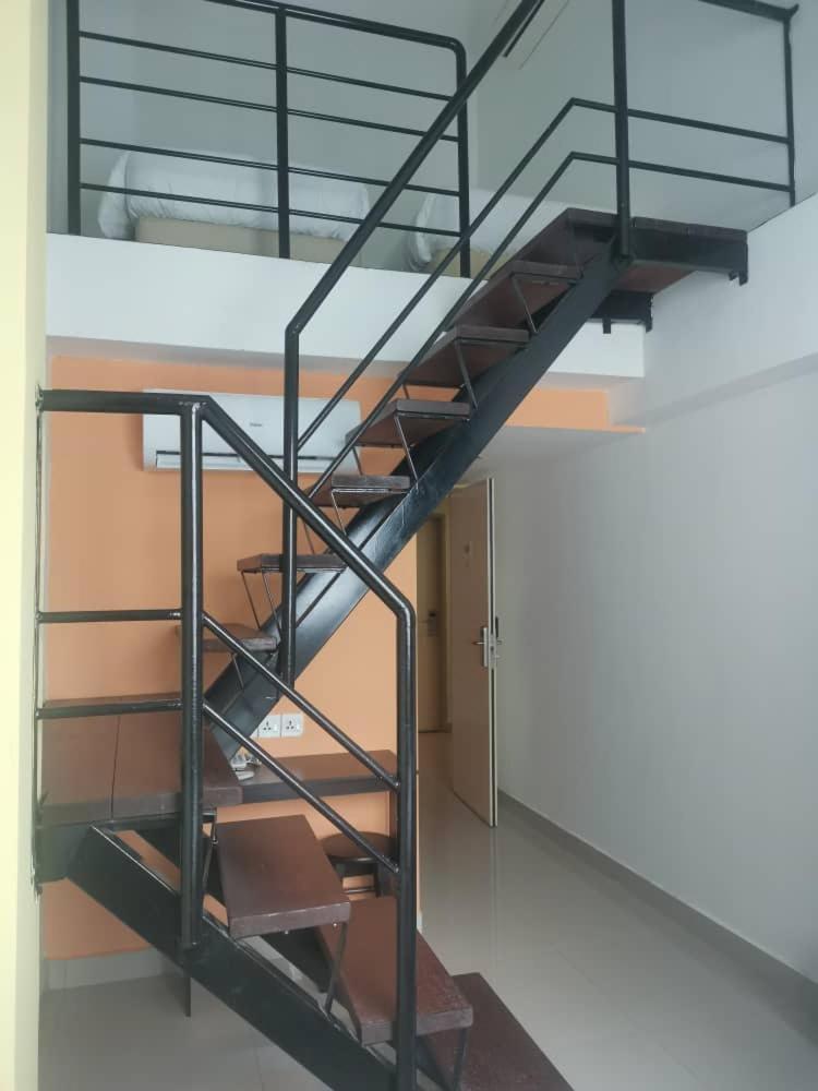 Yy48 Hotel 2 Mins Walk From Masjid Jamek Lrt Station Kuala Lumpur Ngoại thất bức ảnh